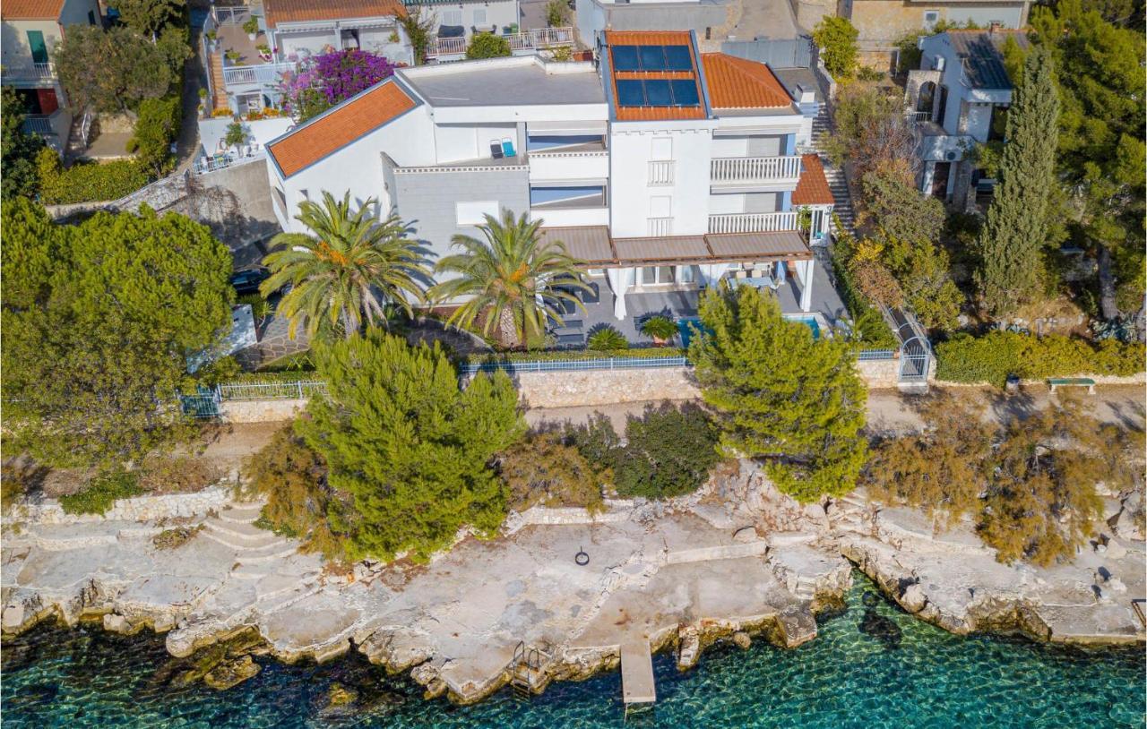 Amazing Home In Okrug Gornji With Wifi Trogir Exterior photo